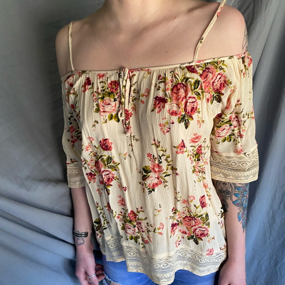 Forever 21 cold shoulder floral top
